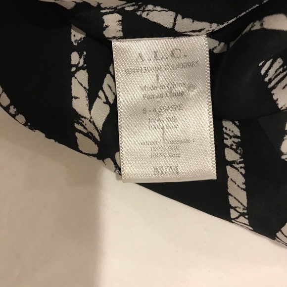 ALC black & white geometric print silk tank top. Excellent used condition. Sz M. - Picture 5 of 10